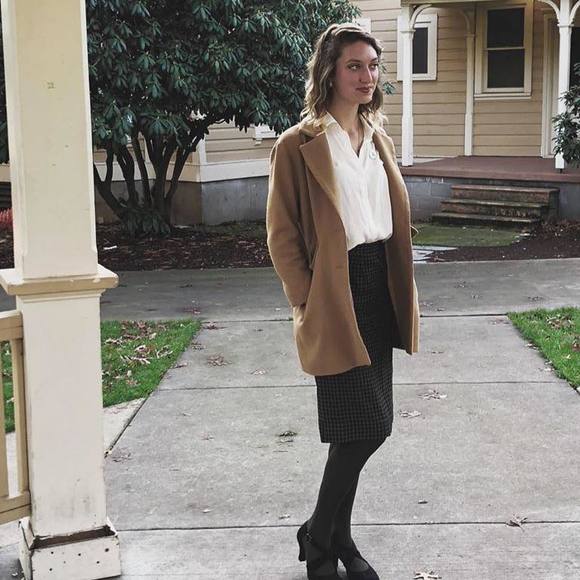 Meet your Posher, Nicci - Picture 1 of 1